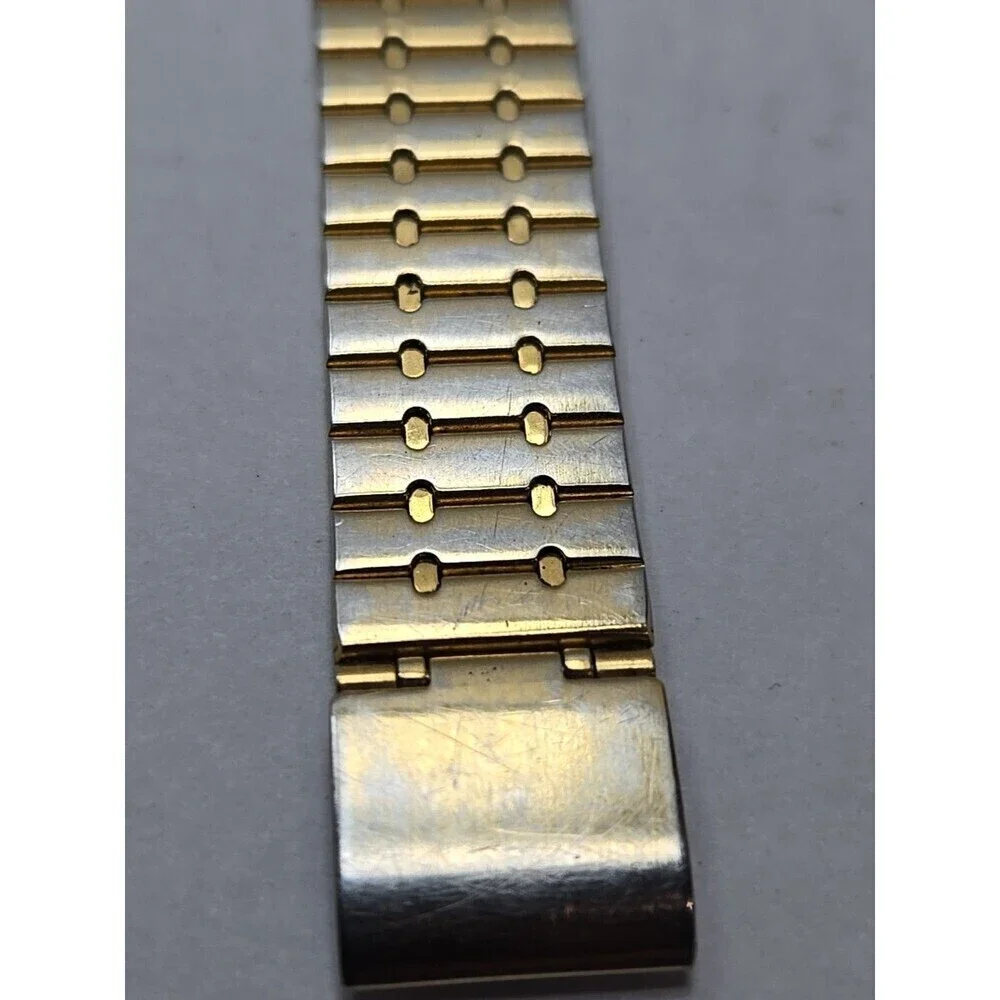 Vintage Pulsar by Seiko V321-5009 Gold Tone Tank Quartz Mens Watch New Battery